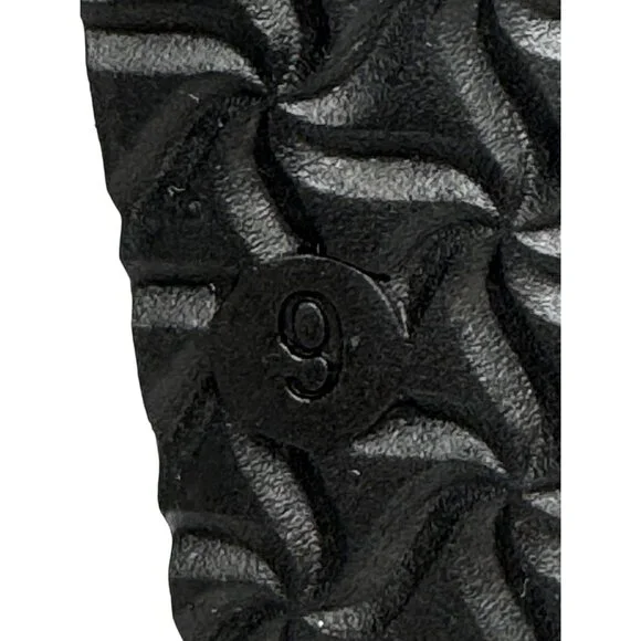 Izod Size 9 Men Nathaniel Black Sandals  Adjustable Buckles & Cushioned Footbed - Picture 11 of 11